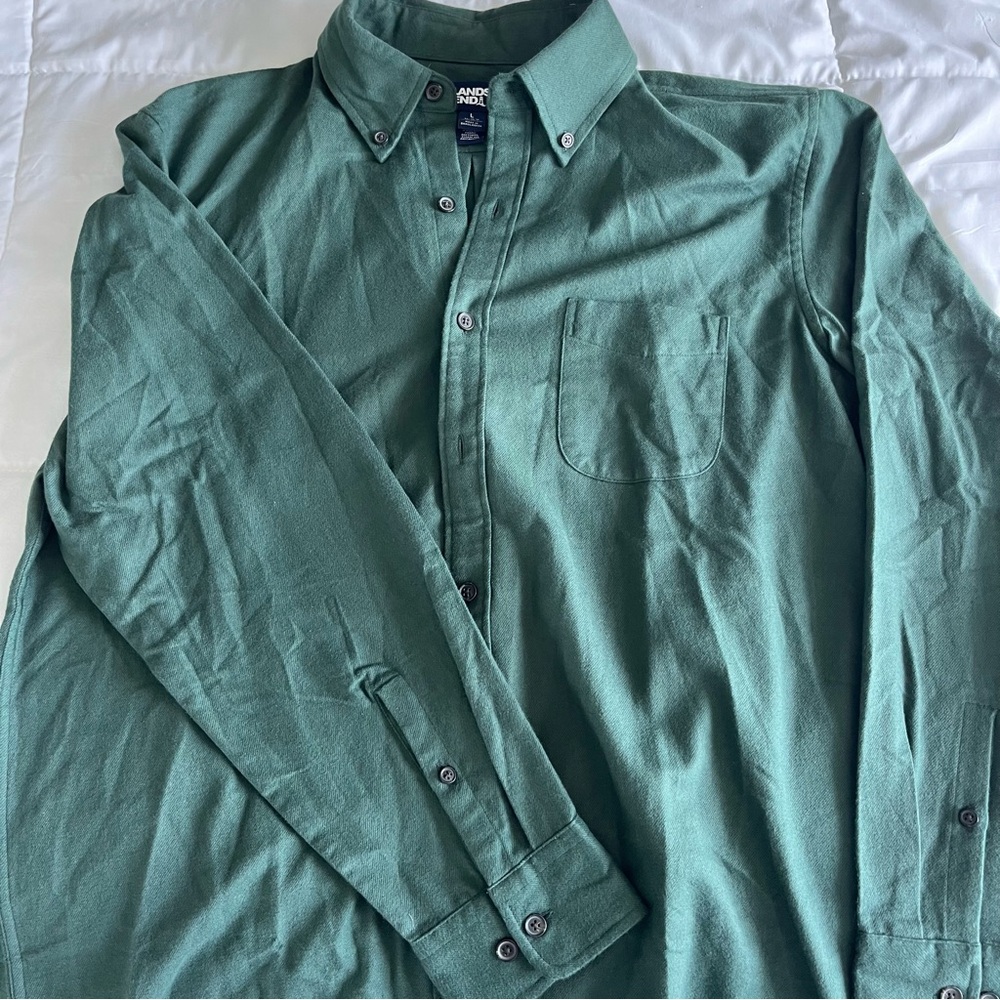 LIKE NEW Men’s L Lands End Forest Green long sleeve flannel with front pocket